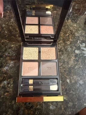 Tom Ford Women Makeup Eyeshadow Quad - Warm Gold & Peach 01 Golden Mink